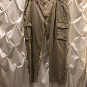 St. John’s Bay Mens Cargo Pants Beige Pockets Size 40x32